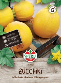 Gelbe Zucchini mit grünen Blättern auf einem rustikalen Holztablett, Verpackung mit Tipps und Logo.